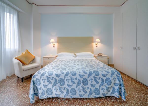 hotelcarltonbeach en offer-august-in-marebello-di-rimini-children-stay-free 026